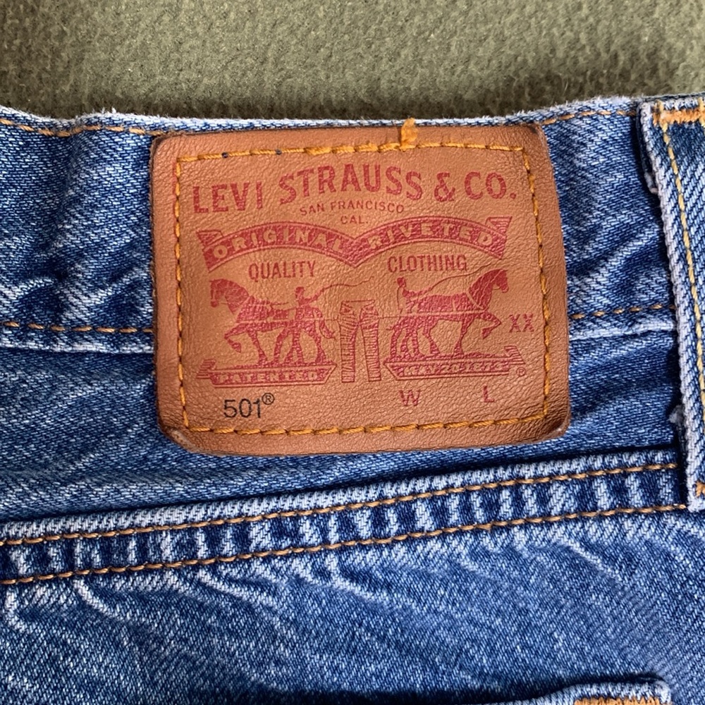 Levi’s 501 button fly shorts. Waist 31”. Inseam approximately 2”. - Picture 3 of 8
